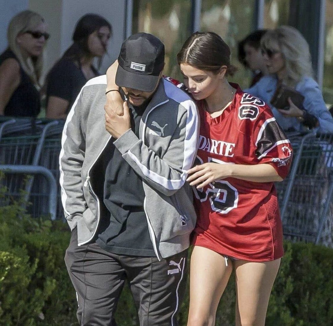 Abel Tesfaye and Selena Gomez holding hands (a thread)