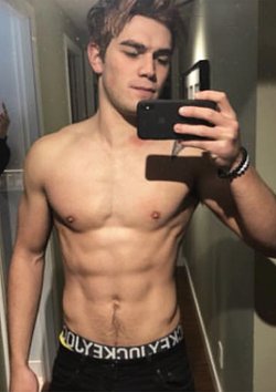 BoyNextStore's tweet image. #SeductiveSundayᅠᅠᅠᅠᅠᅠ