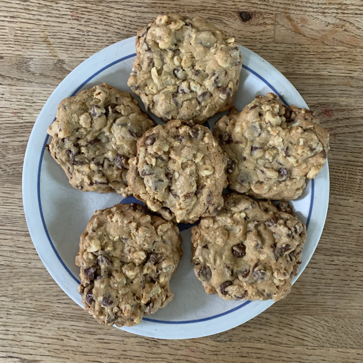 RyanEigenbrode's tweet photo. Yes, I have stayed at a @DoubleTree instead of another hotel just for the cookies. Guess I don’t have to now that I made them at home! #butprobablynot https://t.co/qS3p1Hyaim