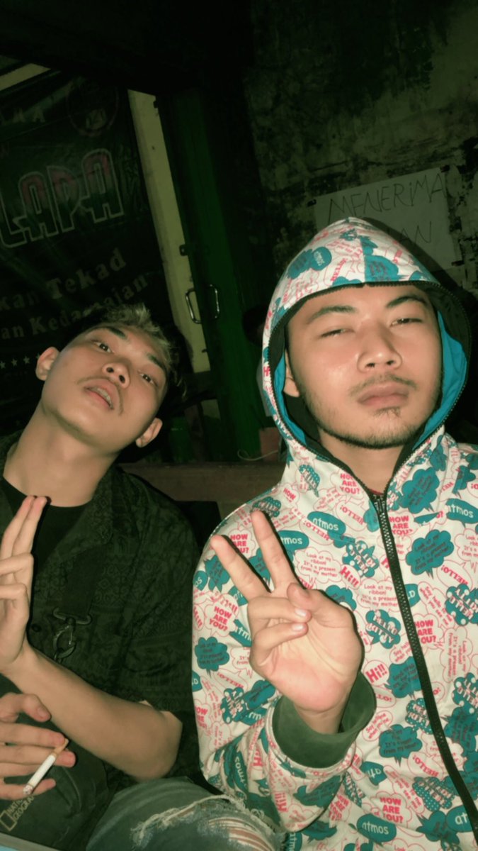 Sama si brewok:v lagi nunggu spam doi:v