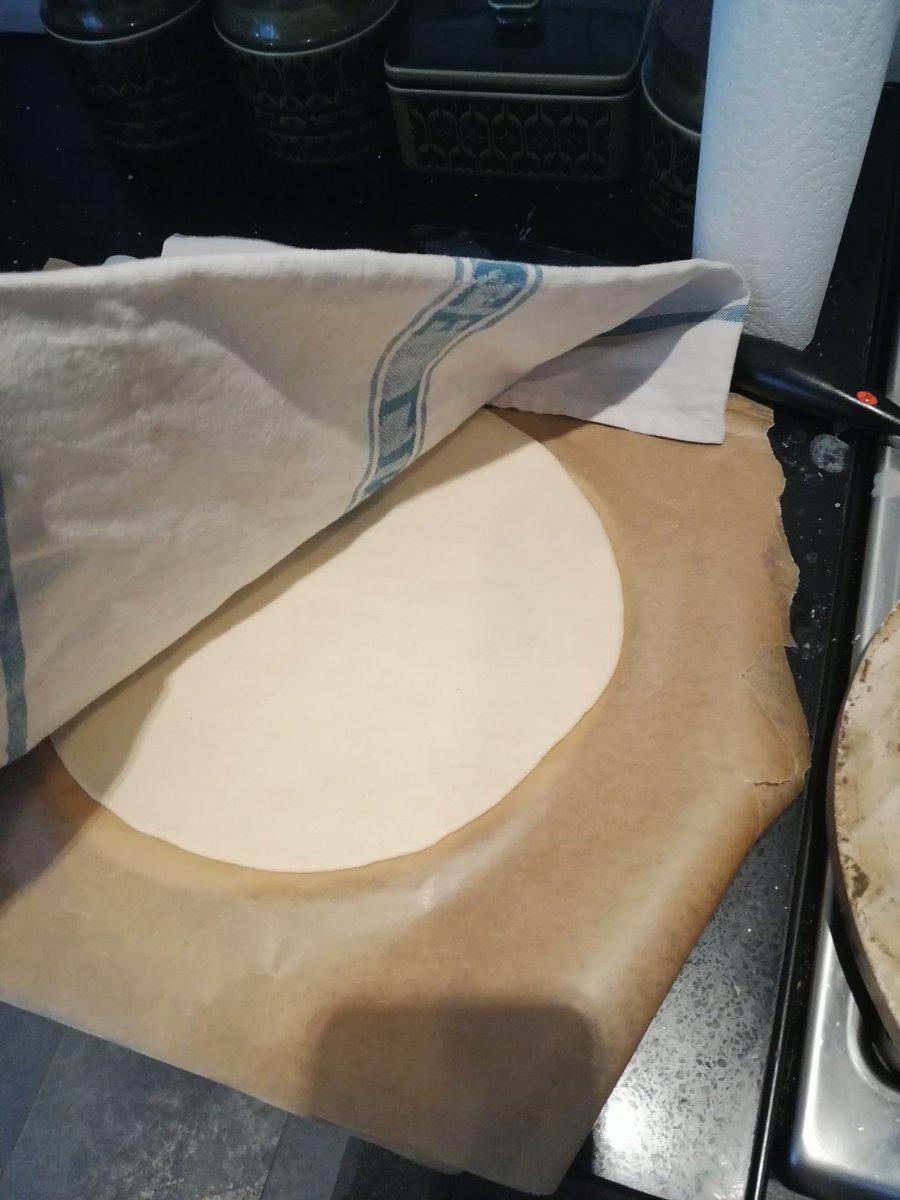 ChefWillTinkler's tweet photo. No cookies today. Pizza instead 🍕
Smashing a slice down with some absolute bangers on........ Sorry neighbours 😅 #lockdownbakery #pizza #BBQ #Music https://t.co/raUxnOEUEL
