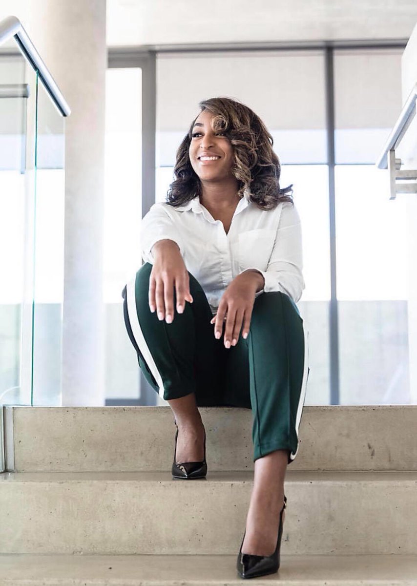 ambitiousmel_'s tweet photo. These pictures were 🔥 #2018GRAD https://t.co/3gUC3wmuQ9