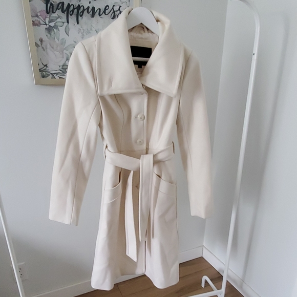 notablyandrea's tweet photo. So good I had to share! Check out all the items I'm loving on @Poshmarkapp #poshmark #fashion #style #shopmycloset #bcbgmaxazria #rwco: https://t.co/Cn4gylflu5 https://t.co/HT8cEKslP6