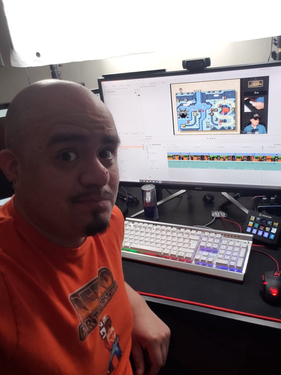 RetroFTFT's tweet photo. Working on them editing skills. #offlinecontent #superdgworld #videoediting https://t.co/ENHgX7r2Py