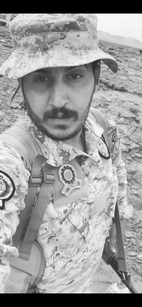 10V2g's tweet photo. في مكان لا صوت يعلو فيه سوى صوت المدفعية وأزيز الطائرات وفوهة البندقية، نقف على أرض البطولات بالحد الجنوبي، مسطرين أعظم صور التضحيات والوفاء، دفاعا عن حدود وطننا الغالي ضد المعتدين  اللهم سدد رمينا وثبت اقدامنا وانصرنا على من عادنا🇸🇦 https://t.co/AkwUEuZUFw