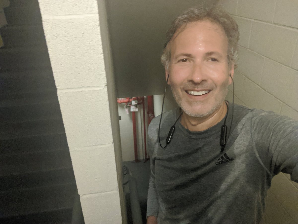 Going old school stairmaster 🙂 #StayHomeSaveLives #workout @ Chelsea, Manhattan