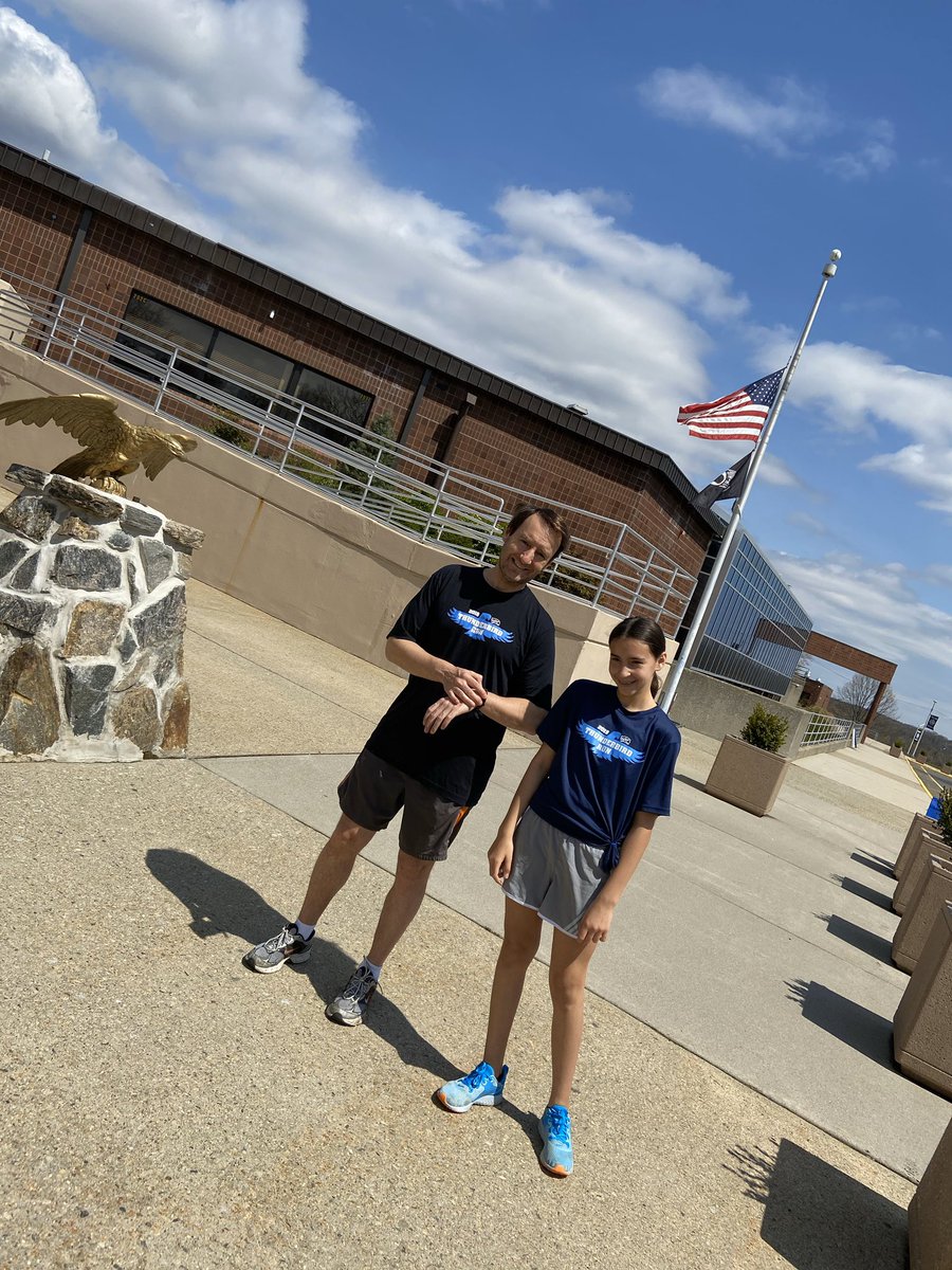 RamapoRidgeMS's tweet photo. Gabriella Kaplan and her Dad ran the Thunderbird Run Route yesterday in honor of tradition! #tbirdspiritweekend #MahwahConnects @_TheMSF_ https://t.co/ACH3D9pcpa