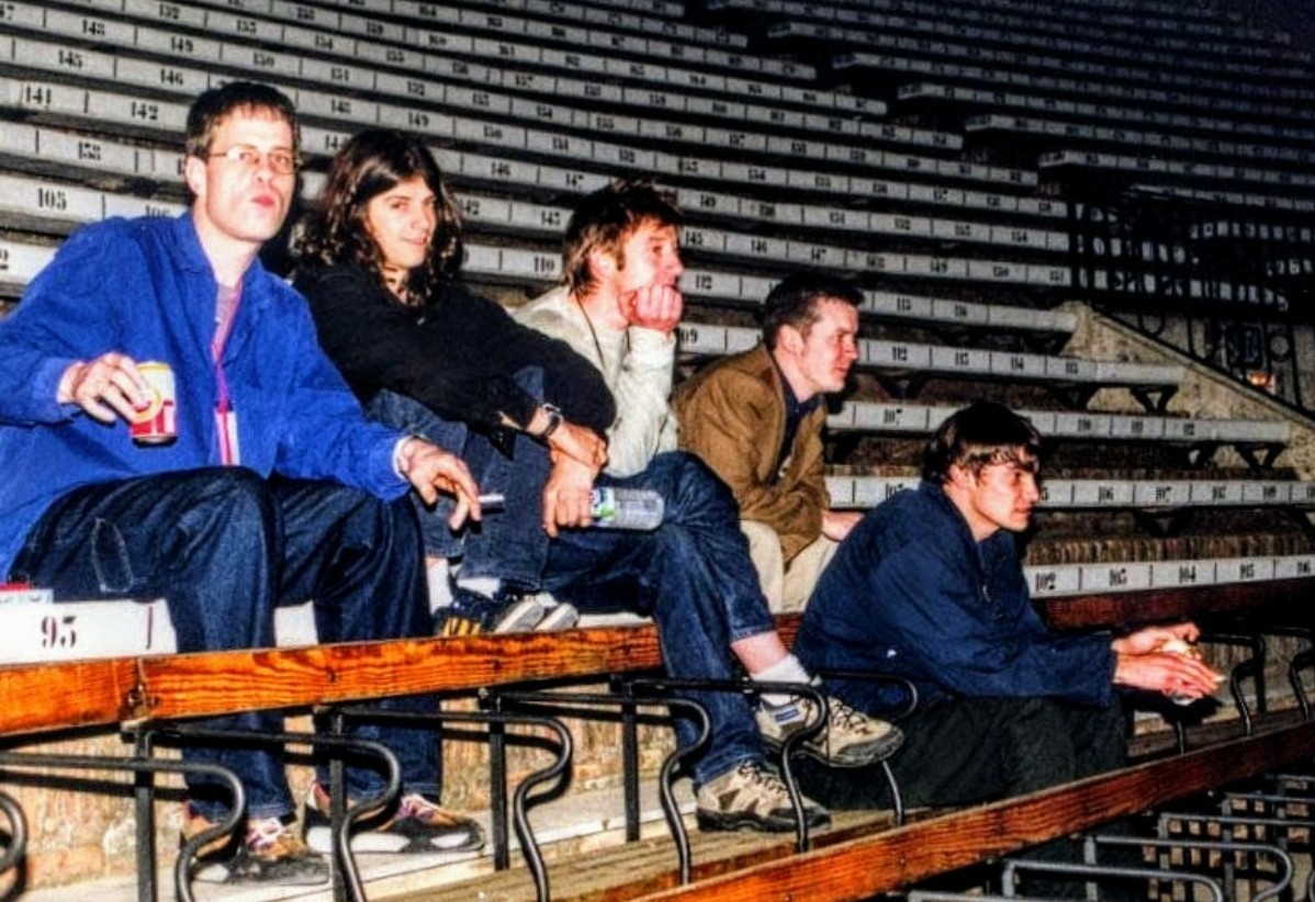 gruffankst's tweet photo. @melysmusic @welshmusicpod Indeed. This, from '99 Valencia. https://t.co/cvwQgbRuKa