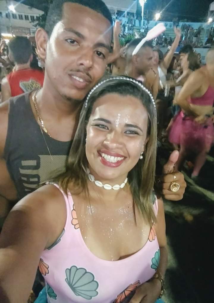 valescasantos93's tweet photo. Rabugento que todos os seus sonhos se realizem , já passamos por tantas coisas juntos, alegrias e tristezas
que só eu e Você sabemos .Dias bons, dias ruins, dias que valeu a pena, dias que fizeram toda diferença na nossas vidas 🤝
Feliz Aniversário #Rabugento ♥️🎉🎈🎊 https://t.co/14yrObqVow