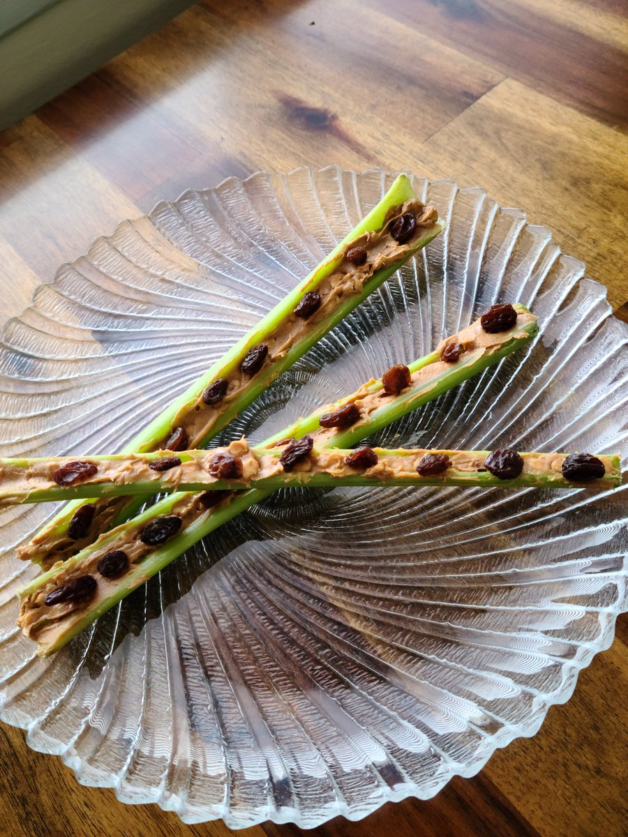 NotALocalPeople's tweet image. Made the wife a lil after school snack. Y'all remember what time Darkwing Duck is on?
#afterschoolsnack #antsonalog #throwbacksnack