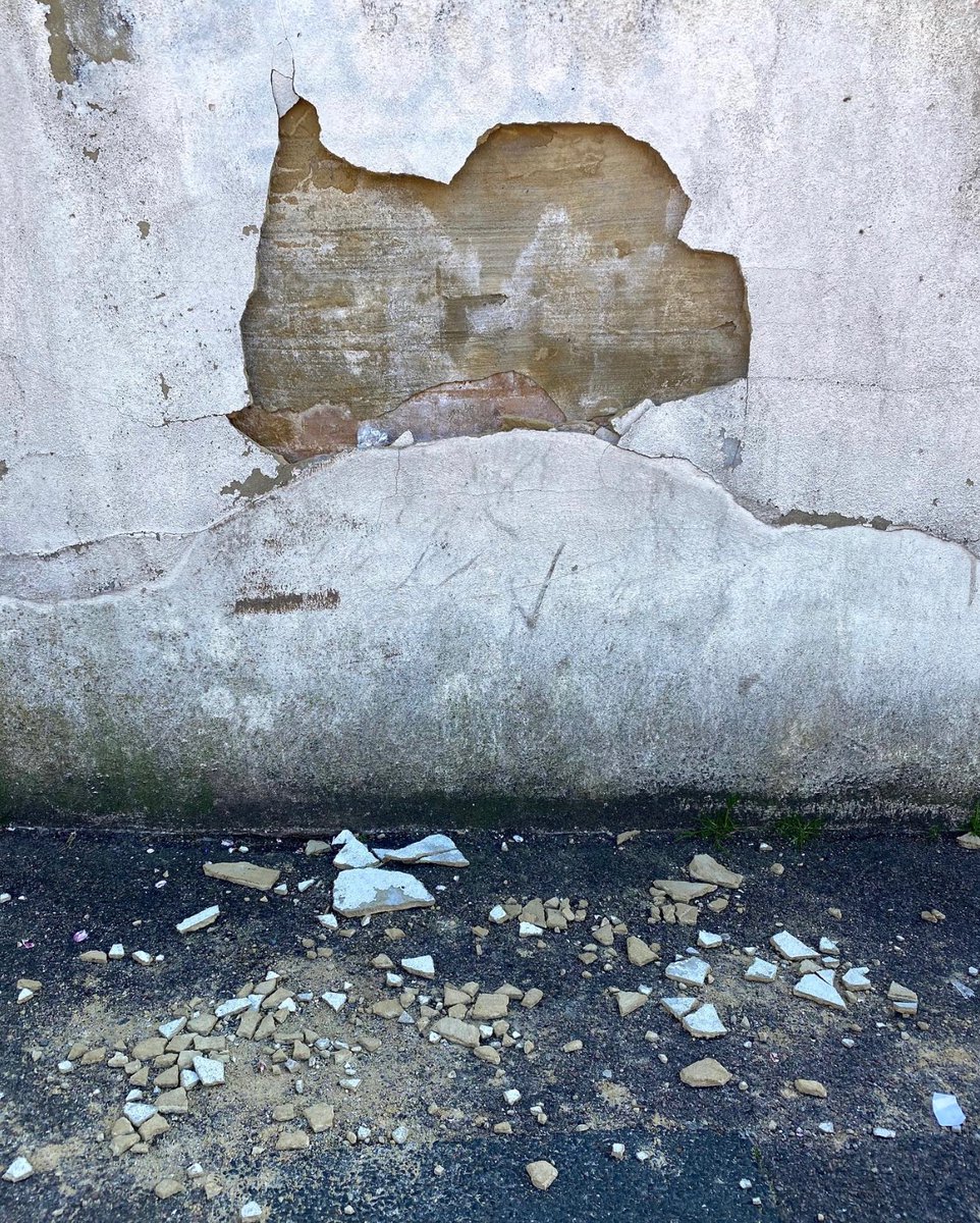 Wall, Brighton, 2020
#broken #fallingapart #chloejuno