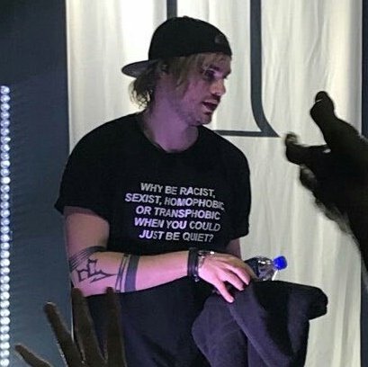 lukesroyaI tweet picture
