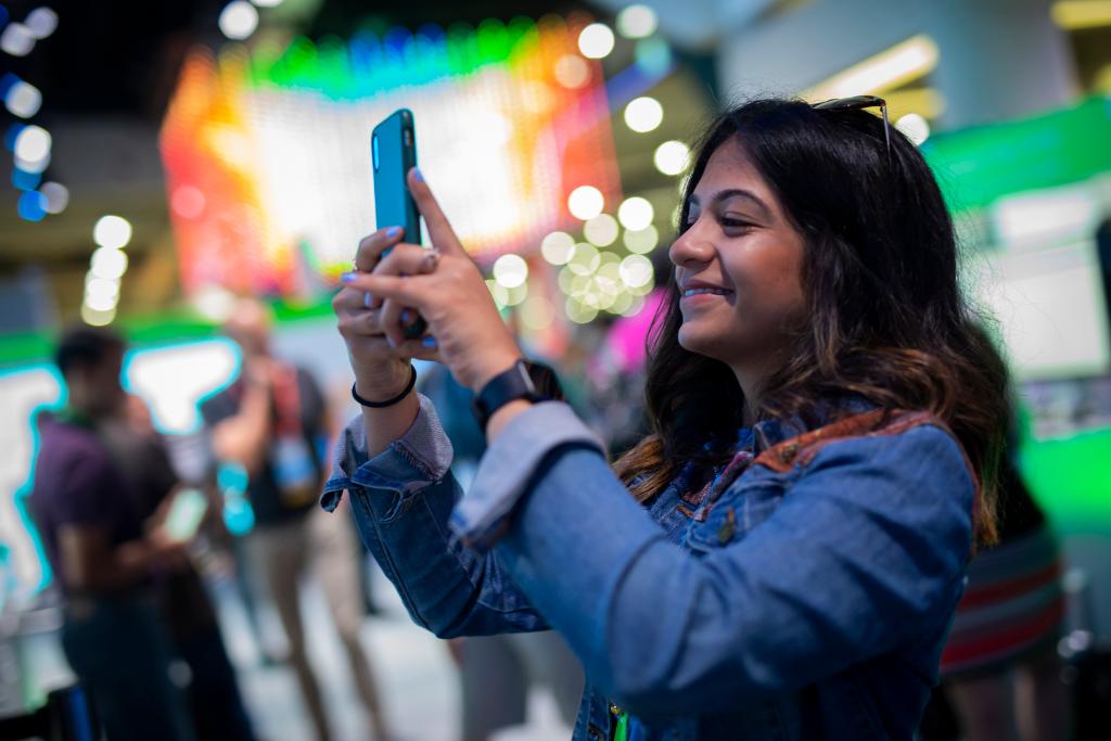 CiscoLive's tweet photo. Why should you attend #CiscoLive? This year's #digital event offers up snapshots 📸 of inspiration from social entrepreneurs, authors, artists and so much more. Explore and register today: https://t.co/I1EQqgn2cj https://t.co/2a1FT7iYUy