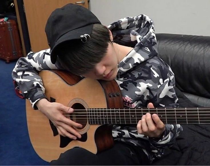 -Yoongi being boyfriend material, a very needed thread.-