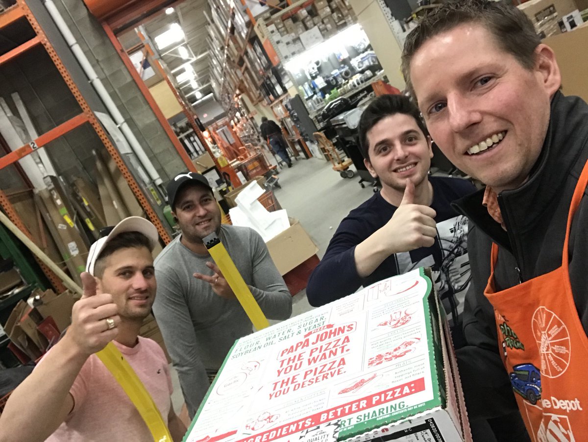 Getting Pizza for our Assembly team that is kicking but on a Sunday in S. Nashua NH. These guys are fantastic and we are proud to have them building grills, mowers, wheelbarrows, you name it they build it for us!  ⁦<a href="/JasonArigoni/">Jason Arigoni</a>⁩ ⁦<a href="/fmbeaulieu/">Freddie Beaulieu</a>⁩ ⁦<a href="/stephenblethen/">Stephen Blethen</a>⁩