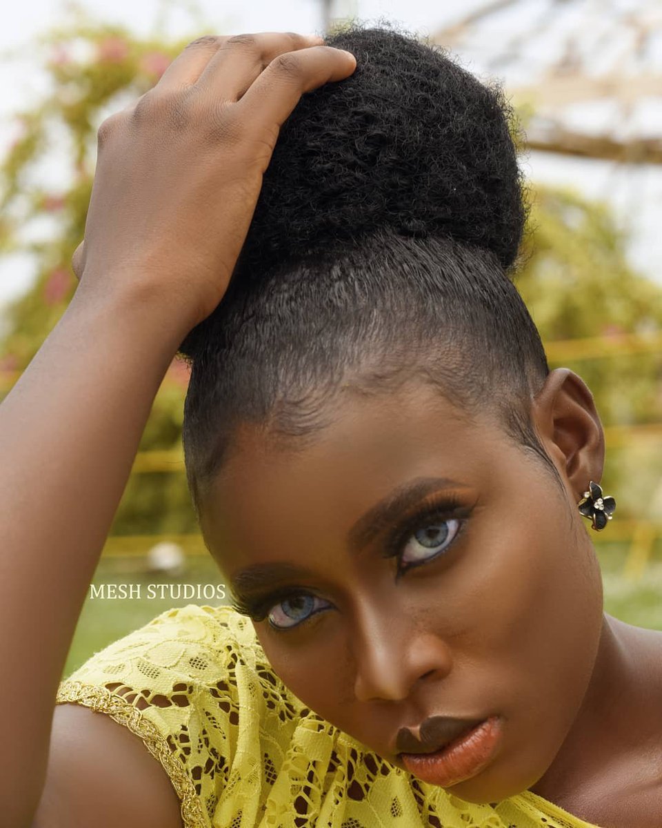 Do you love me? Look into my eyes & Tell me what you see.Shot by:  @meshstudios_ Location: