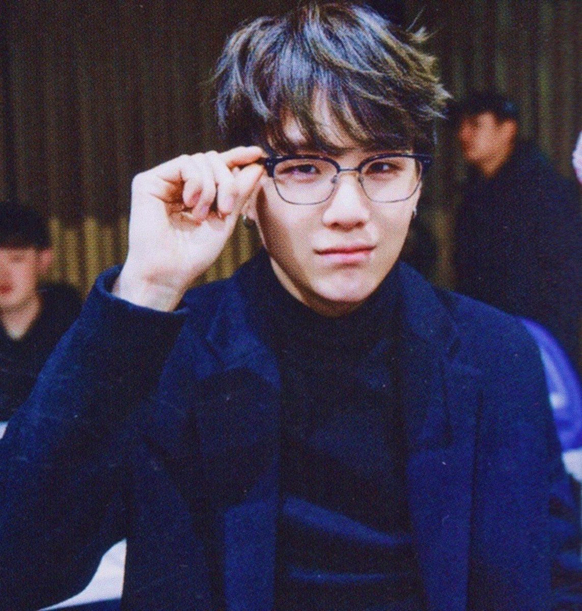 -Yoongi being boyfriend material, a very needed thread.-