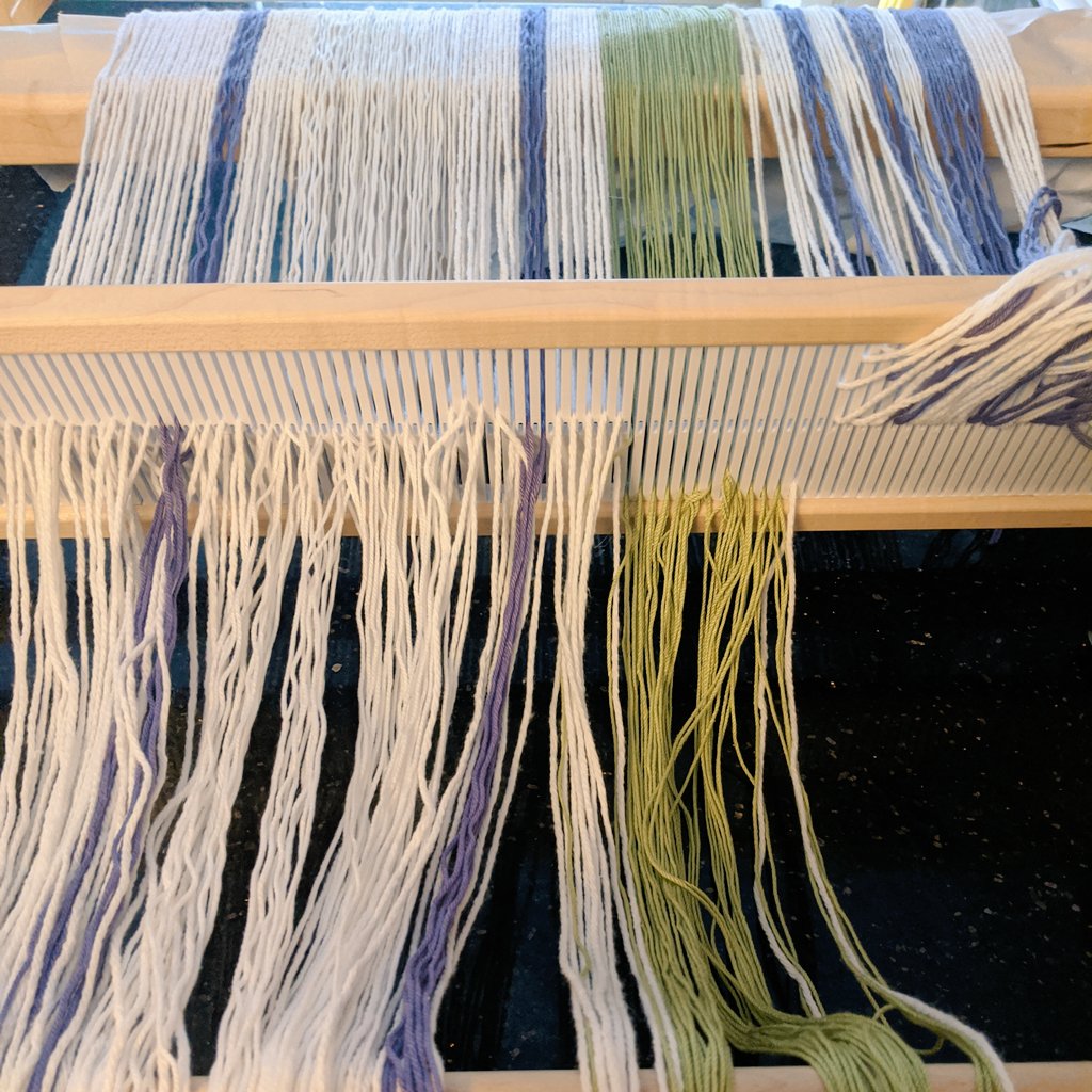 thebalancedsett's tweet photo. threading today. experimenting with mixing plain and basket weave. https://t.co/eji5WwOSVc