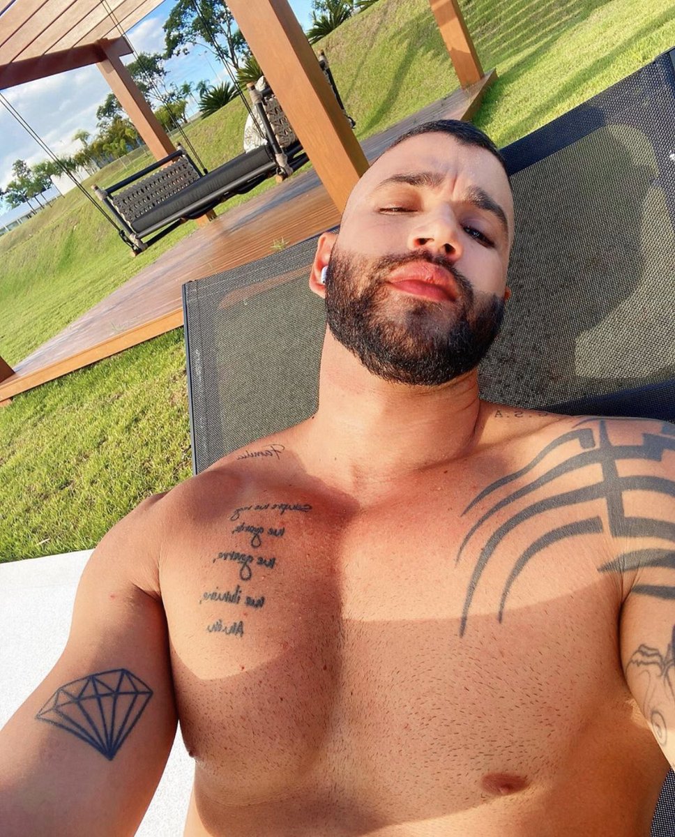 gusttavo_lima's tweet photo. 🍀 https://t.co/n8iJKWRMr2