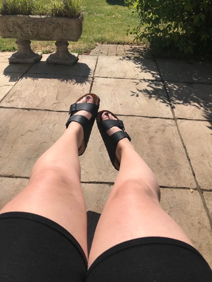 Day 35 of positives  Sun is out  time to get those chubby legs tanned. Baked some  completed After Life season 2, read half my book in the sunshine, FaceTimed Alex and finished my day with some self-care Tropic love 