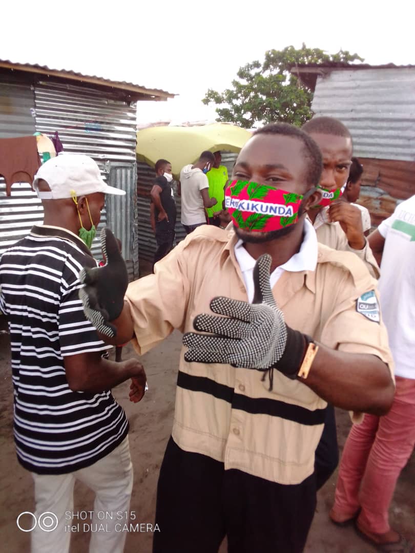 ActivisteO's tweet photo. Le devoir citoyen nous appelle la lutte contre le covid19 est une affaire de tous. Nous avons sensibiliser est partager des masques aux enfants #vulnérables dans la commune de lingwala est LIMETE (PAKADJUMA) @fatshi13 @SE_Rajoelina @Tobie_Kayumbi https://t.co/M30G9iZntl