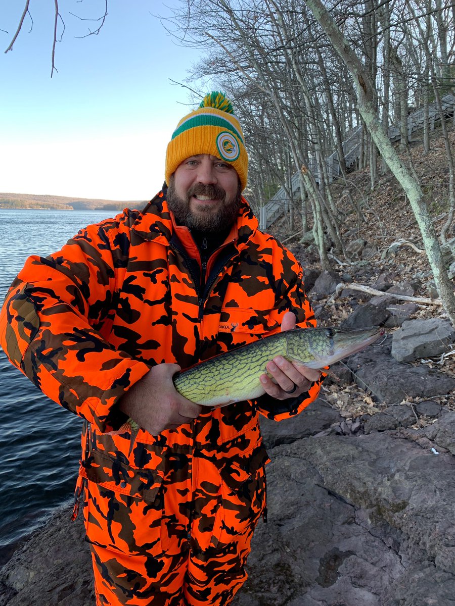 WallyBites's tweet photo. From land and boat - coldness can’t  stop us unless we fall in the water or get frostbite.  #wallybites #walleyefishing #chainpickerel #hookedupgs https://t.co/GjTPUDYZak