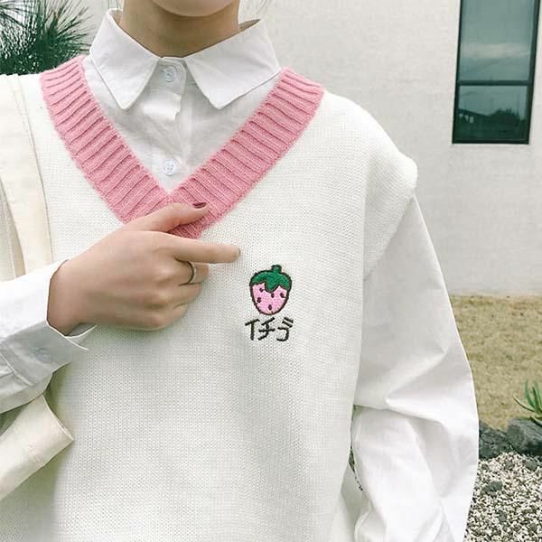 • Shoyo Hinata – Softcorekey words: pastel colors; delicate clothes; minimalist jewelry