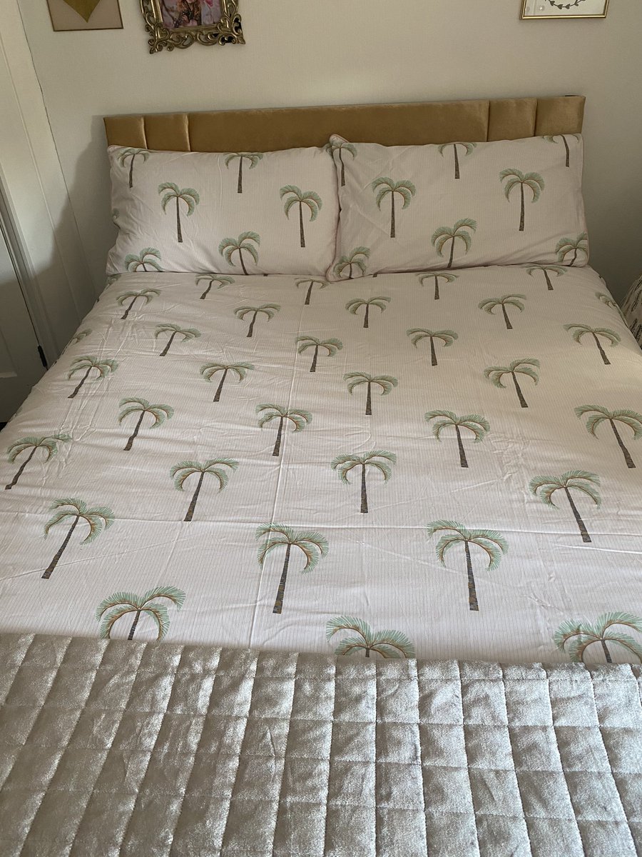 cinderemma10's tweet image. You just can’t beat getting into bed with fresh linen on! #freshsheets #tropical 🌴
