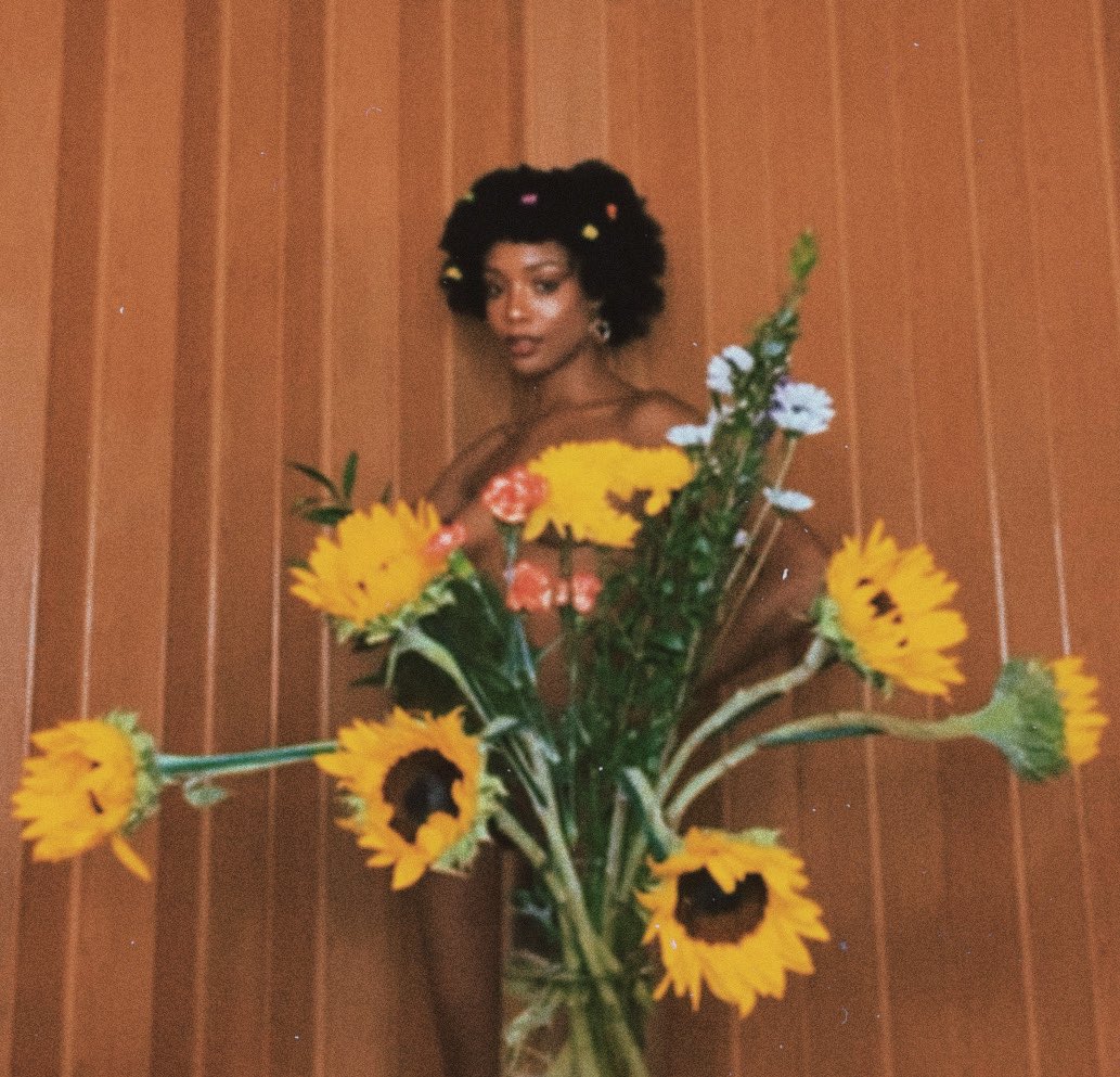 aniketheghost's tweet photo. recreated bella hadid’s shoot for vogue 💐 https://t.co/rpTsj5wpnN
