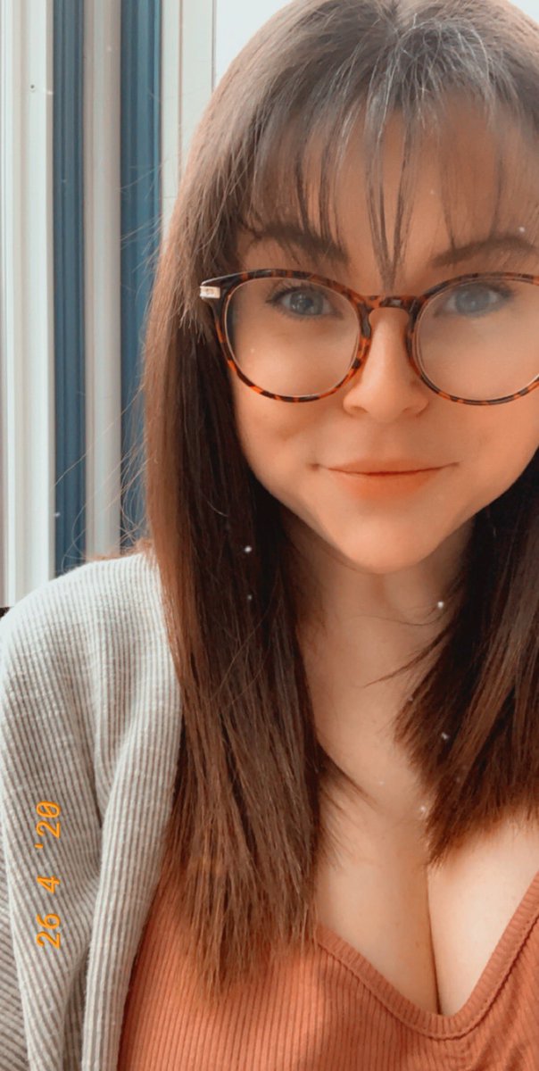 pepperonibetch's tweet photo. Iβm really psyched about my #quaranbangs #bangs!!! https://t.co/MA5SuHhVgG