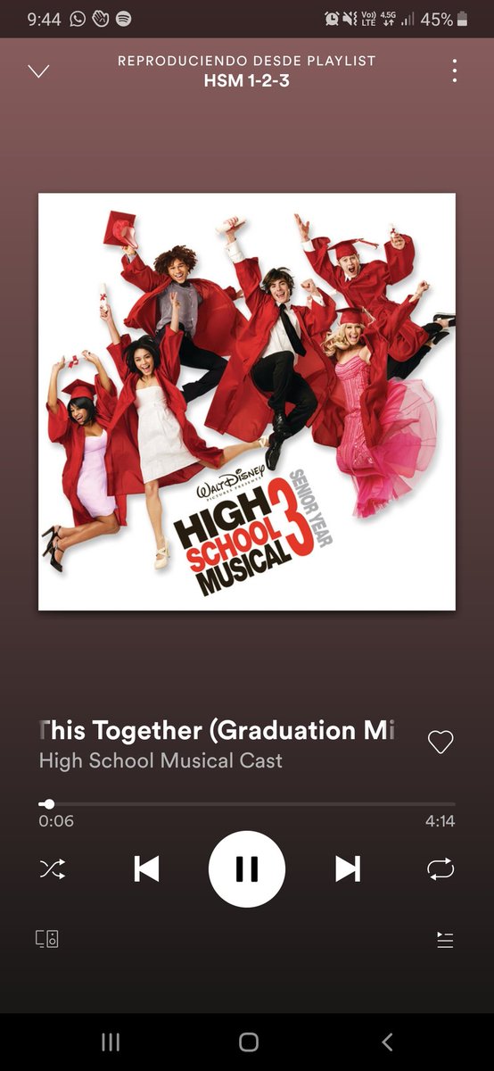 jvi3r's tweet photo. Bañarse sin musica... no es bañarse!!!! Hoy toco playlist de..... #hsm #hsm1 #hsm2 #hsm3 https://t.co/7Qx5gyOdsU