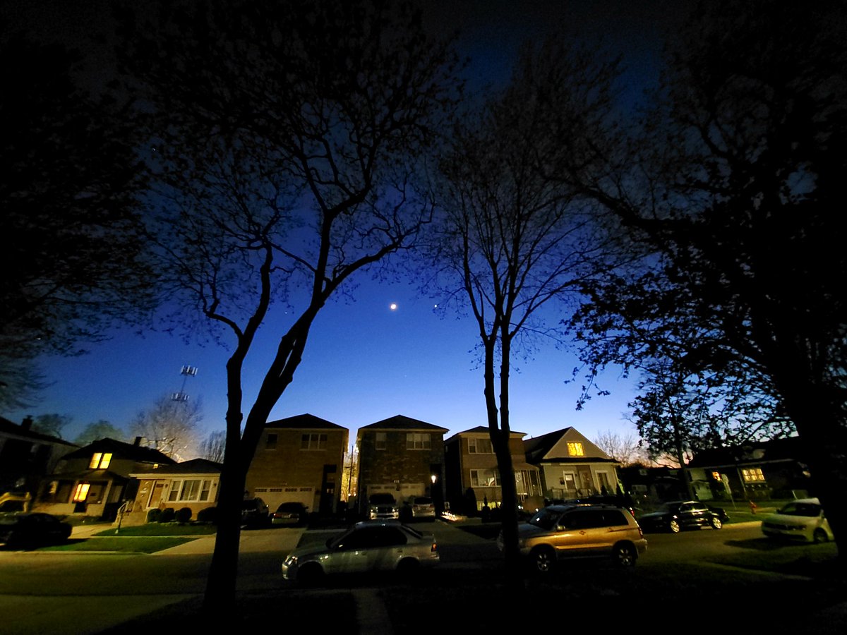 coolryanMBA's tweet image. #venus #moon #AloneTogether #Chicago 
Venus and Crescent Moon chicago