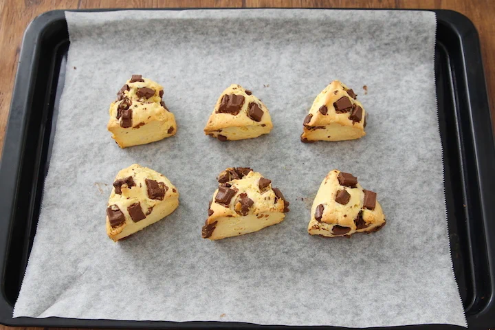 天ぷら粉で焼き菓子が作れる？！「チョコチャンクスコーン」のレシピ！