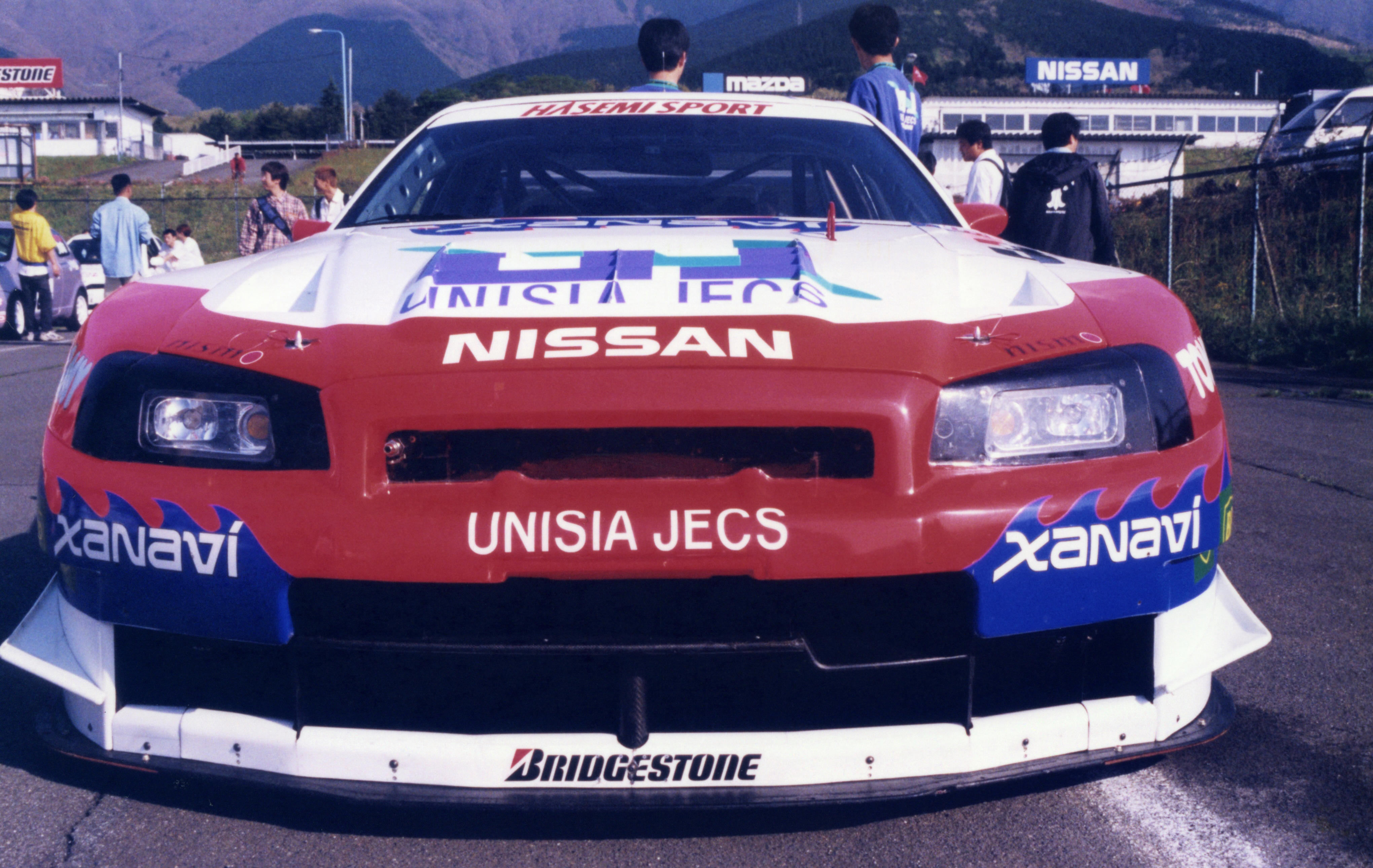 タ*ー様 ハセミスポーツ ユニシアジェックス JGTC リアウイング翼端 スーパ 圧倒的な速さを誇ったGT-R軍団の中でも、注目の的となった