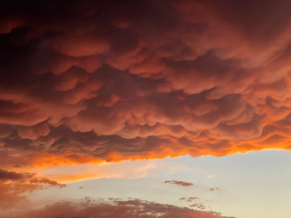 JaimeMorenoM's tweet photo. Lo que nos regaló el cielo el dia de hoy. No tengo palabras. https://t.co/W2EbLiblOW