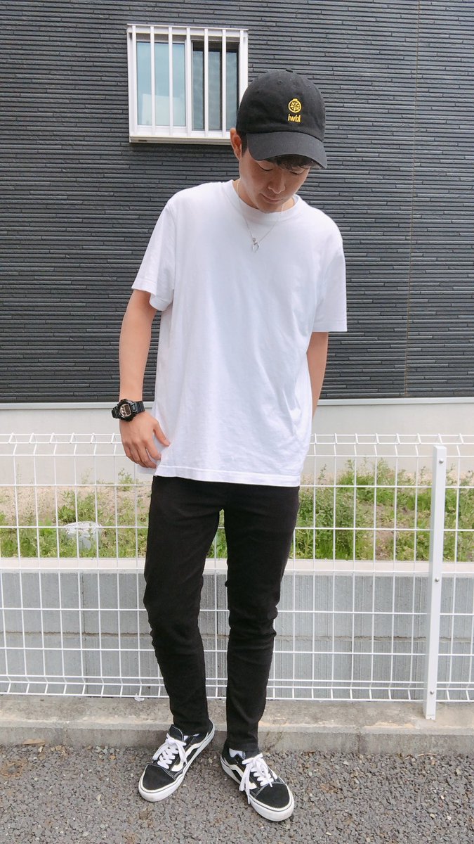Yuuki 白tを使った1週間コーディネート 木曜から日曜編 キャップ 黒スキニー 白t チェックシャツ 黒スキニー 白t セットアップ 白t ジャージ スウェット 白t 全体的に同じ色味になりました T Co 5lffqbm3sx Twitter