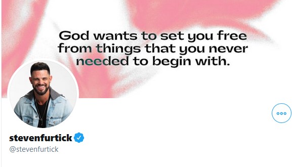 LoraTurQuette's tweet photo. The haranguing for money has begun from the man with a 13,000 sq. ft. house no less. Make no mistake, he NEEDS your money more than you do. @stevenfurtick @elevationchurch https://t.co/XugUaTSwZV