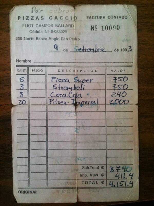 Fantasmitico's tweet photo. Factura Pizzas Caccio en 1993. https://t.co/8ISIVjuPo9