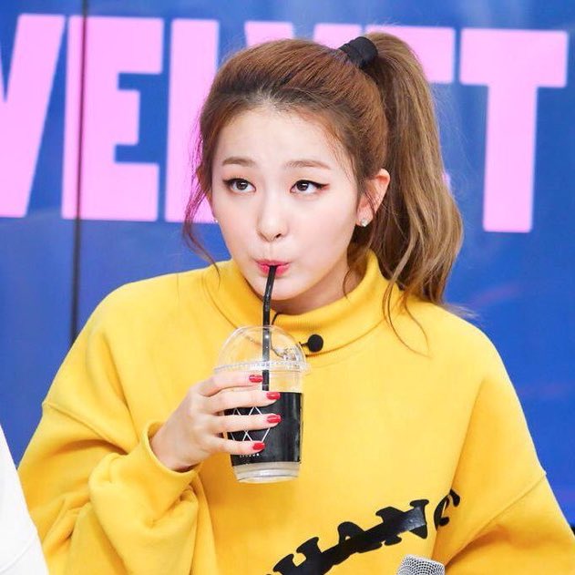 Cutie Bear Seulgi to boost your Monday  - a thread