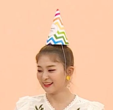 Cutie Bear Seulgi to boost your Monday  - a thread