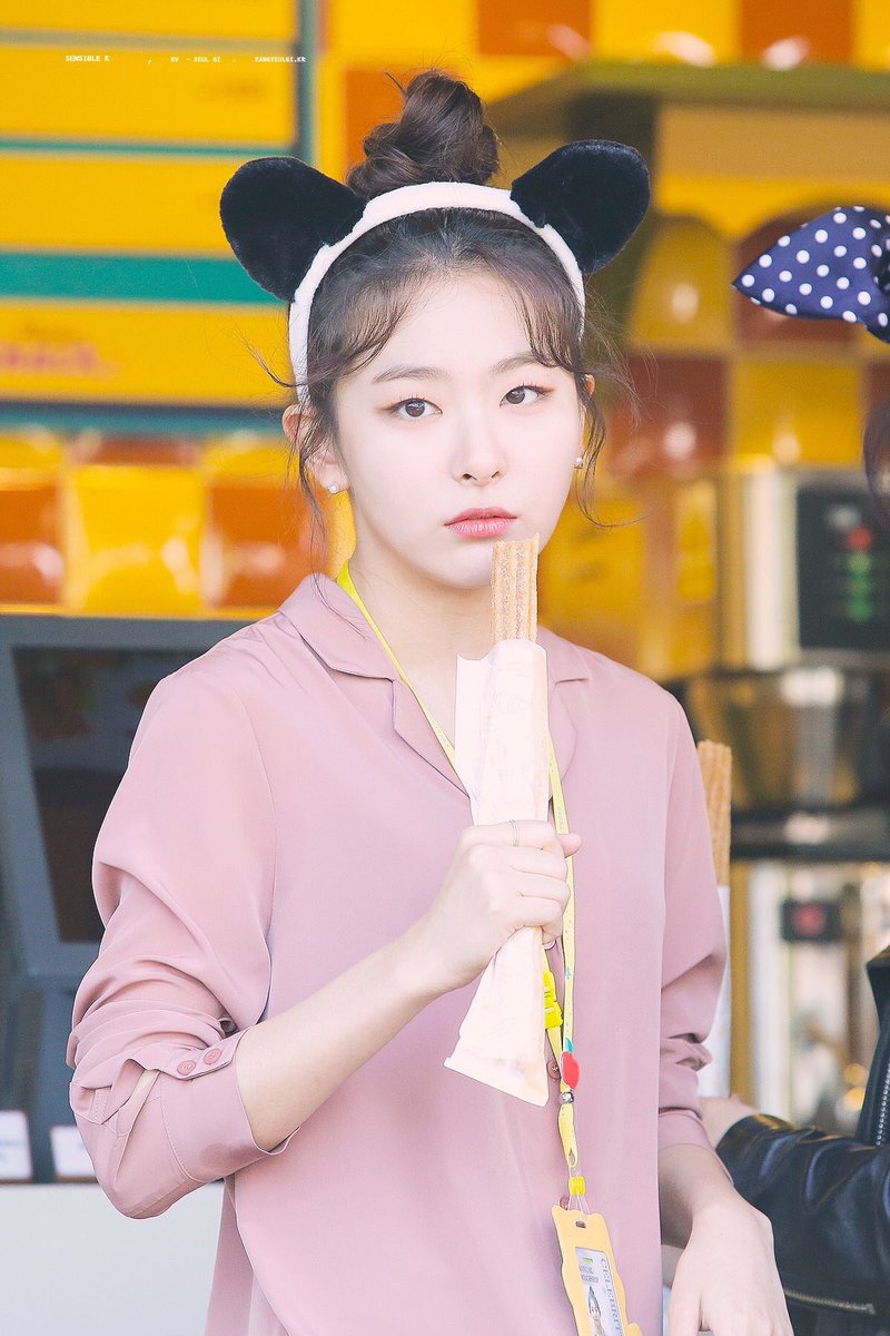 Cutie Bear Seulgi to boost your Monday  - a thread