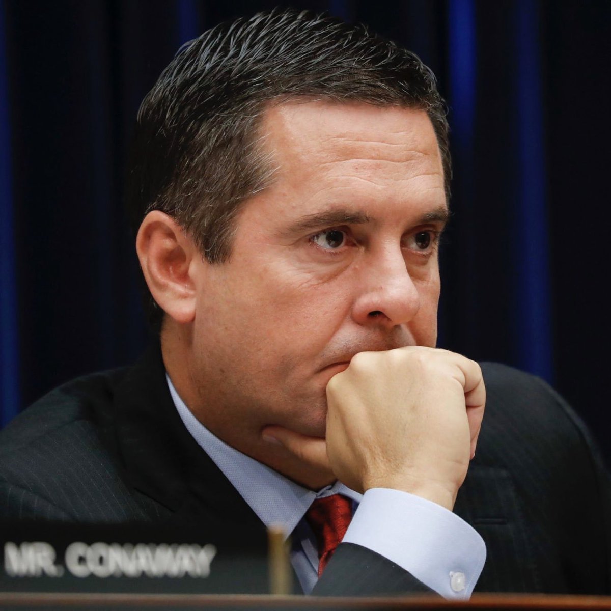 Stello_Official's tweet photo. It’s crazy how Devin Nunes even looks like Paul Revere. 😳 #MidnightRide #TwoLanterns https://t.co/k414FVc33l