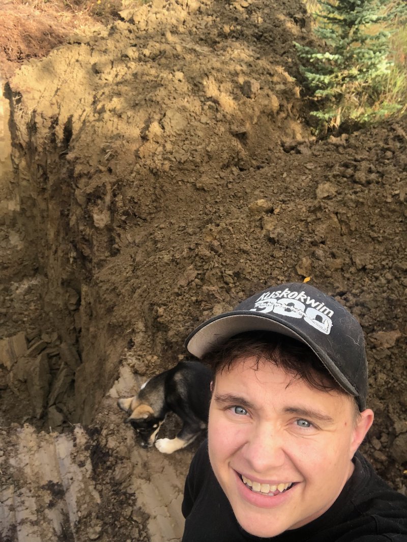 We got a POOP PIT! One of the most exciting additions to the kennel. Here Mungry helps me investigate