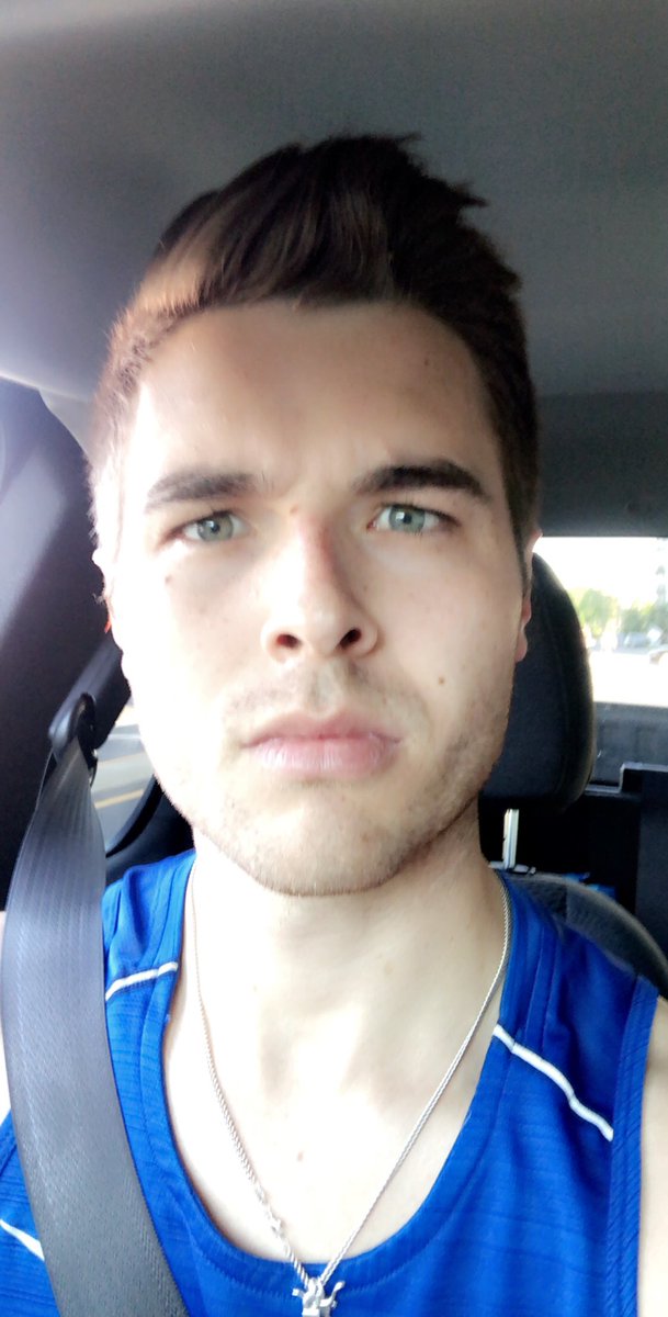 Hunt_Saenz's tweet photo. Was wondering why I was getting stared at while driving home from a park workout. God bless hairdressers. Even Ruger was staring... #shotgunrider #Ruger #Roogs #HappySunday https://t.co/GiZkPsXON5