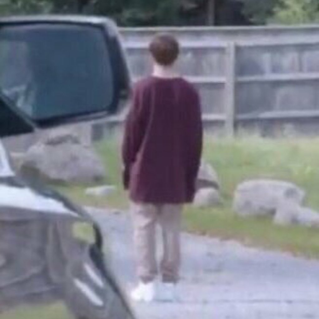CarolineBTS1997's tweet photo. jungkook is actually only 3 cm tall
#BTS #btsmemes #btsfunny https://t.co/bX2fkiAdw0
