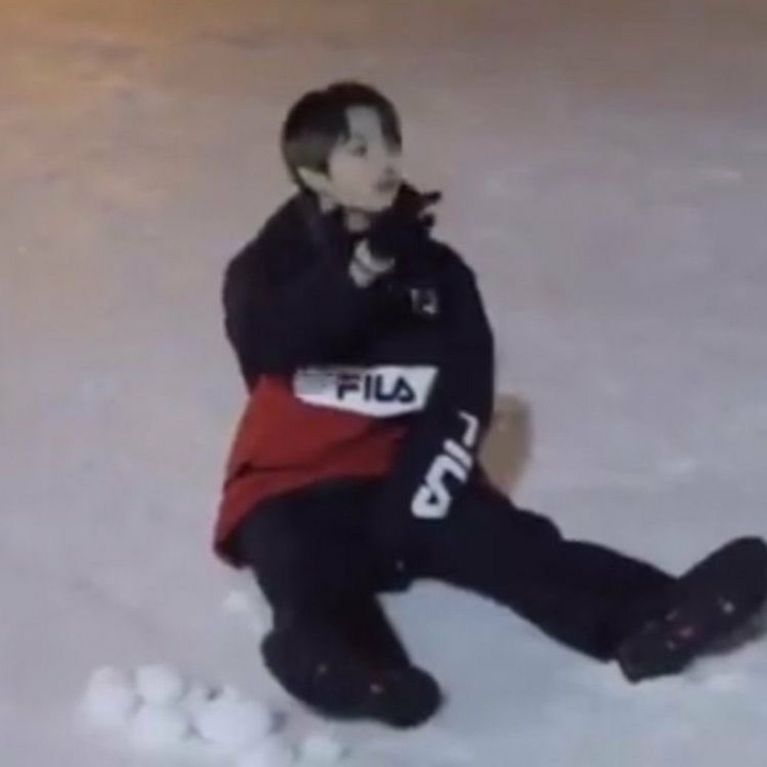 CarolineBTS1997's tweet photo. https://t.co/b43OIfxAOe
