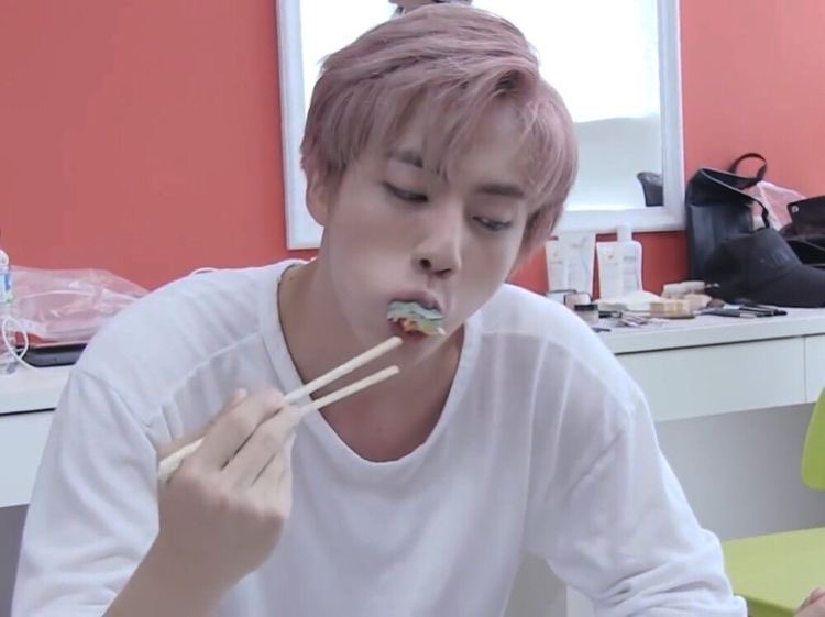 Jin eating a thread