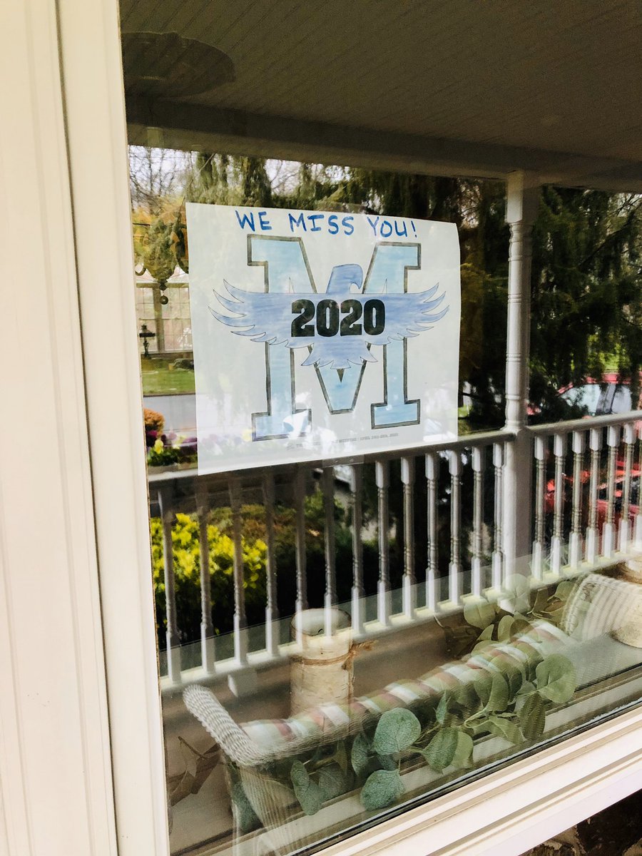 Miss_Duffy_'s tweet photo. Showing off our Mahwah pride! Such a great reminder that we are #BetterTogether! π Thank you @_TheMSF_ for planning such a fun-filled weekend! #tbirdspiritweekend #MahwahConnects https://t.co/3yhomX4vhP