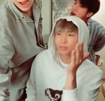 CarolineBTS1997's tweet photo. #btsmemes #btsmeme #Namjoon #savenamjoon #btsfunny 

“Be a leader they said, it’ll be fun they said”

A thread: https://t.co/FGZOLcX6to