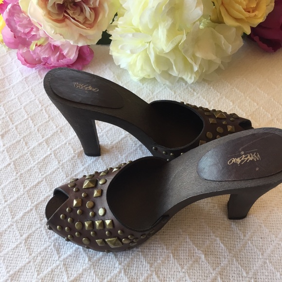 jsar_sarver0's tweet photo. So good I had to share! Check out all the items I'm loving on @Poshmarkapp from @Msu0712 #poshmark #fashion #style #shopmycloset #marcfisher #juicycouture #mossimosupplyco: https://t.co/TwAZLQw7DD https://t.co/FQDsDKGyTA